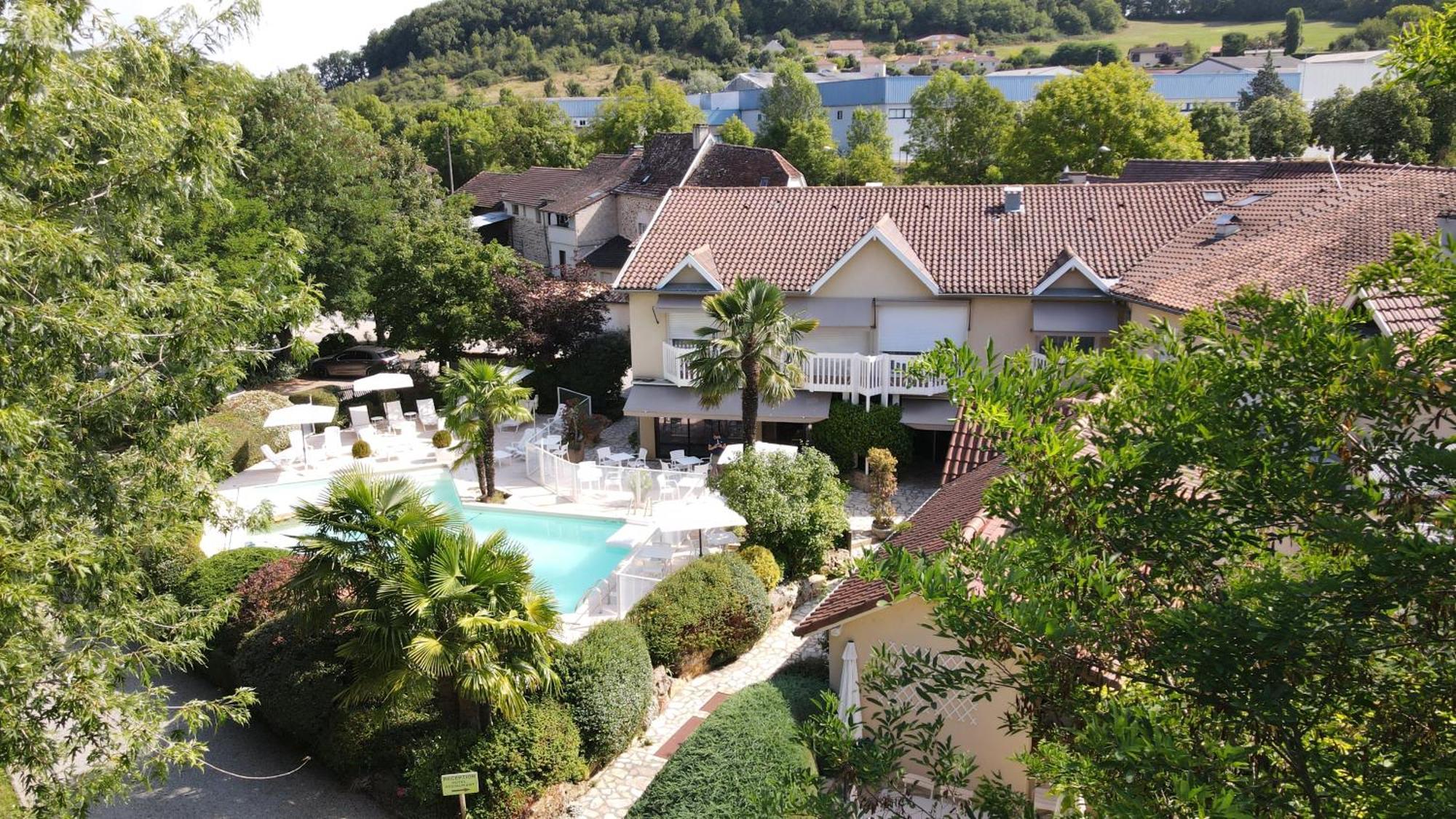 Logis Hotel - Restaurant - Spa - Le Relais De Farrou Villefranche-de-Rouergue Eksteriør billede