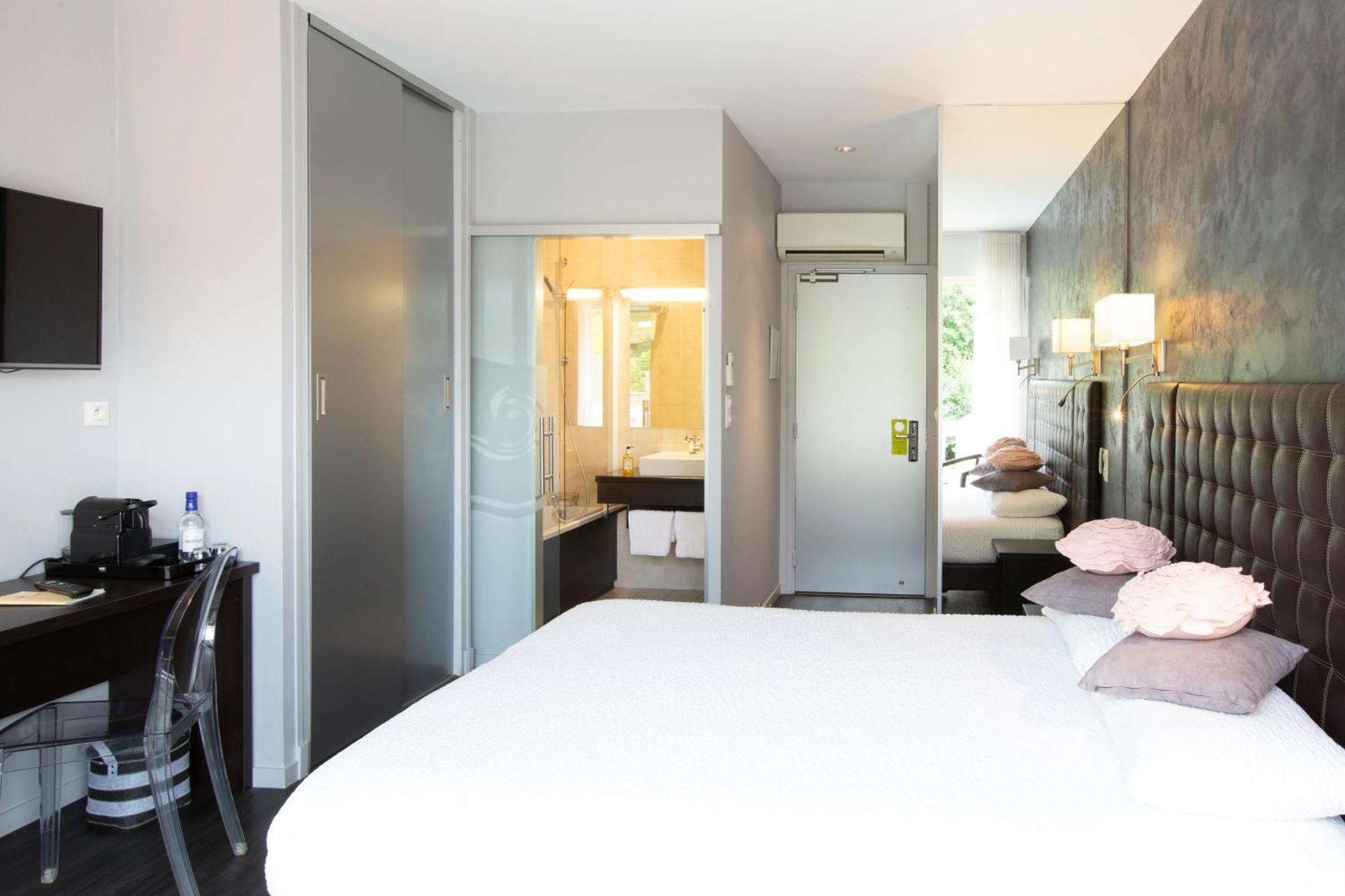Logis Hotel - Restaurant - Spa - Le Relais De Farrou Villefranche-de-Rouergue Eksteriør billede