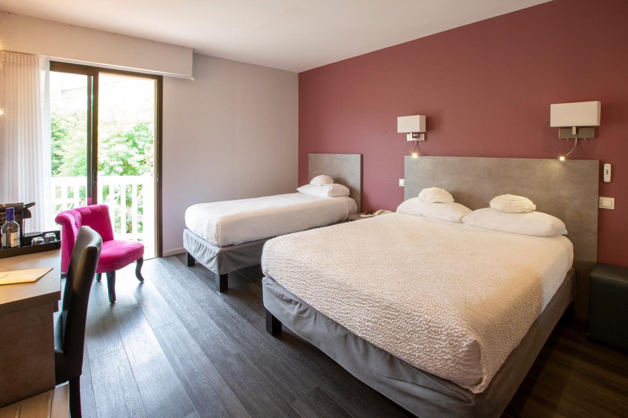 Logis Hotel - Restaurant - Spa - Le Relais De Farrou Villefranche-de-Rouergue Eksteriør billede