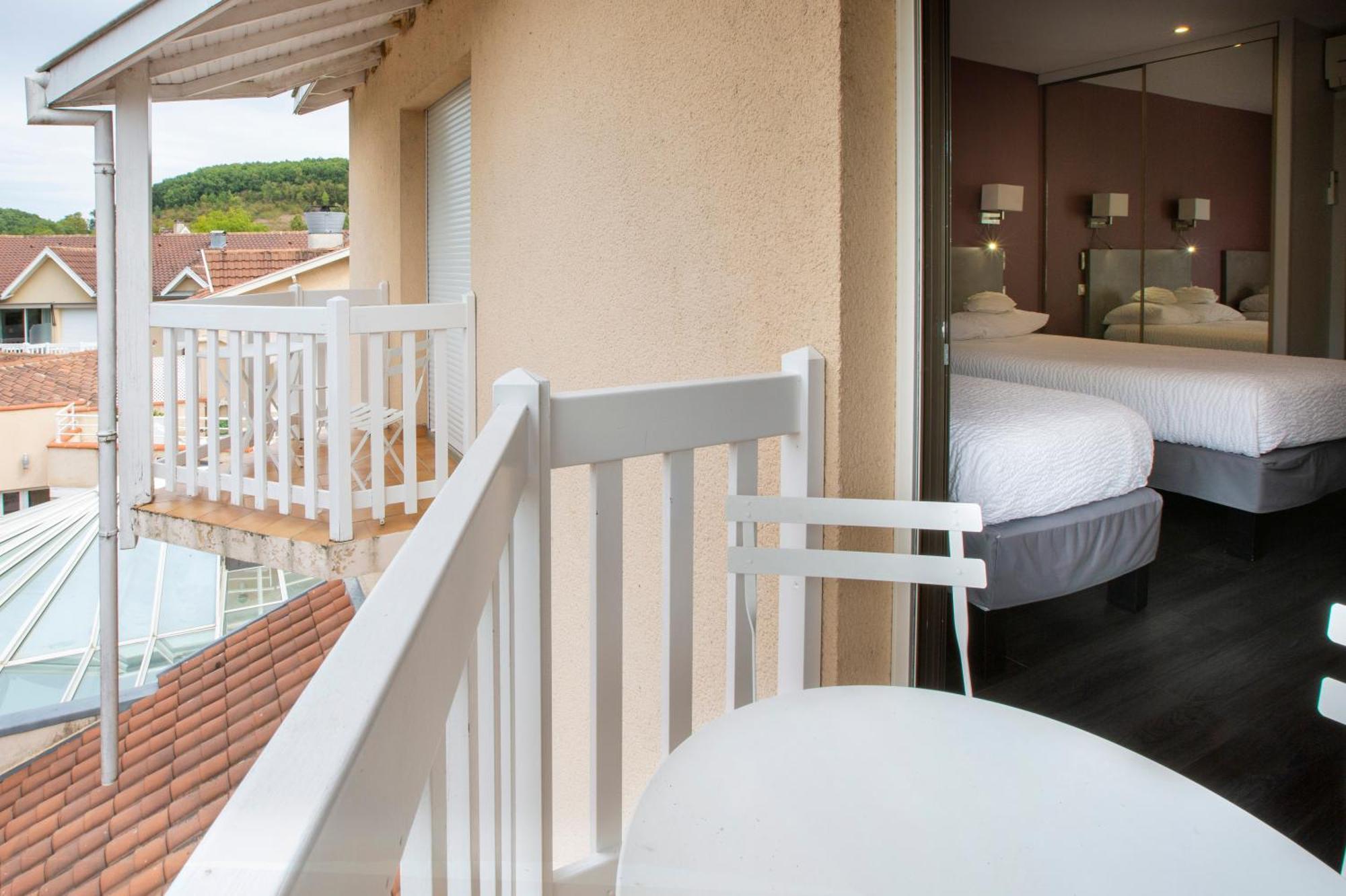 Logis Hotel - Restaurant - Spa - Le Relais De Farrou Villefranche-de-Rouergue Eksteriør billede