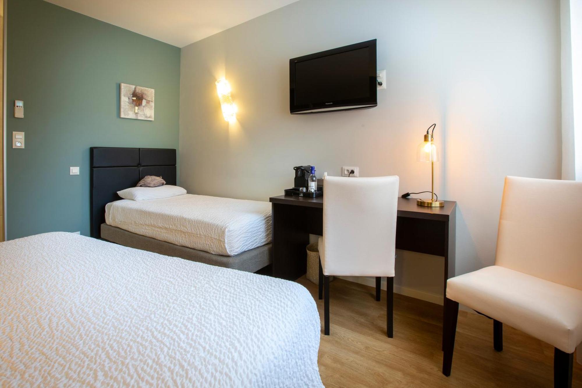 Logis Hotel - Restaurant - Spa - Le Relais De Farrou Villefranche-de-Rouergue Eksteriør billede