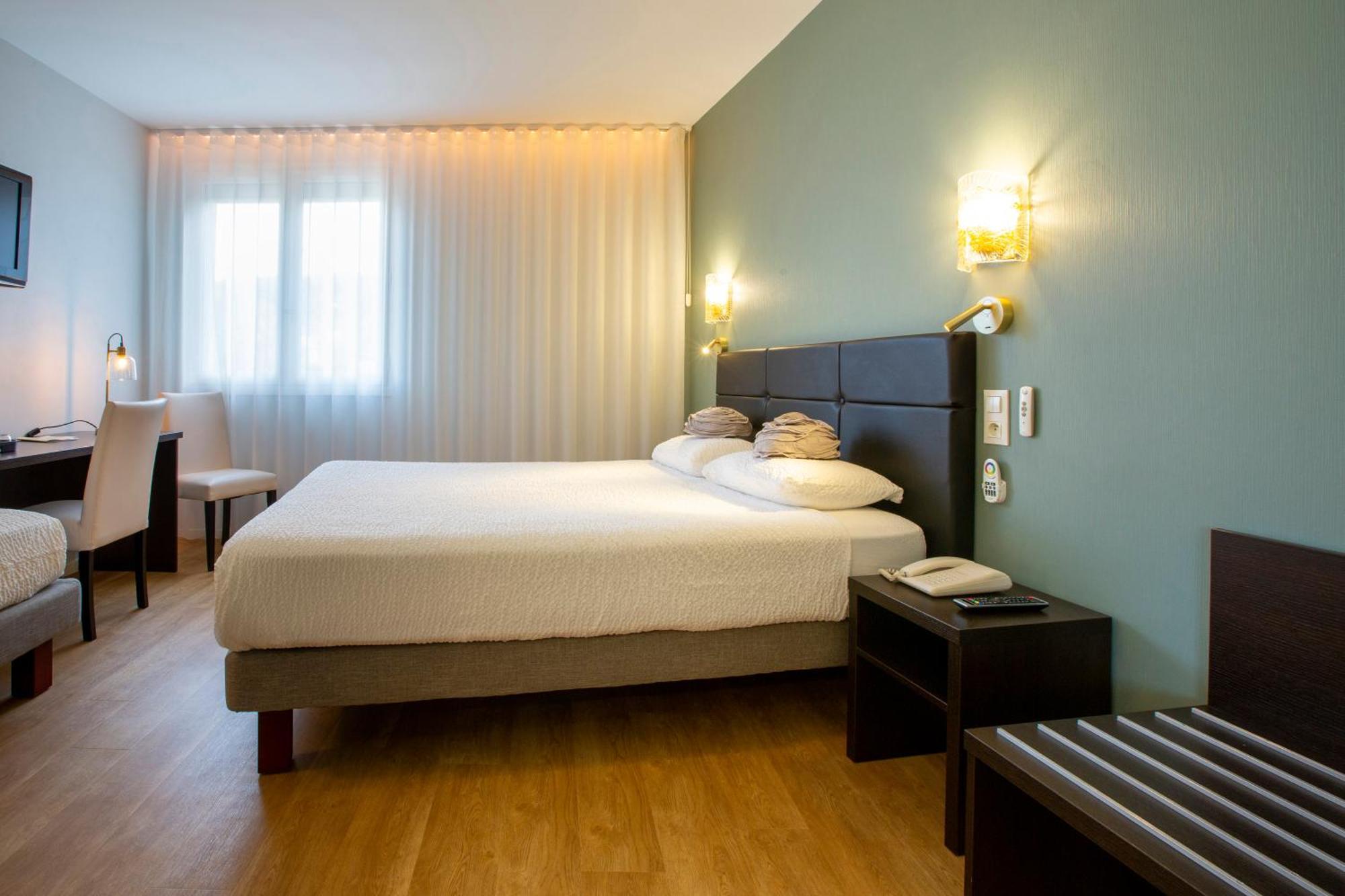 Logis Hotel - Restaurant - Spa - Le Relais De Farrou Villefranche-de-Rouergue Eksteriør billede