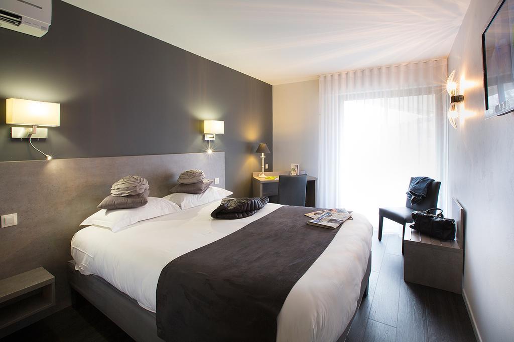 Logis Hotel - Restaurant - Spa - Le Relais De Farrou Villefranche-de-Rouergue Eksteriør billede