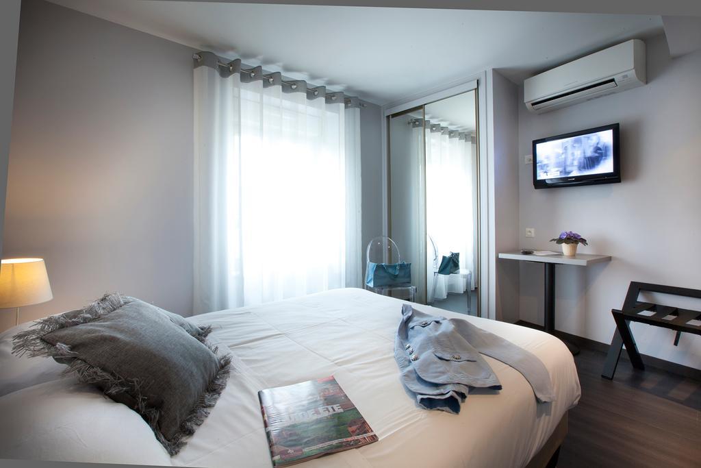 Logis Hotel - Restaurant - Spa - Le Relais De Farrou Villefranche-de-Rouergue Eksteriør billede