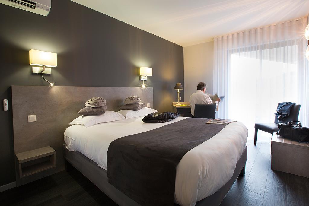 Logis Hotel - Restaurant - Spa - Le Relais De Farrou Villefranche-de-Rouergue Eksteriør billede