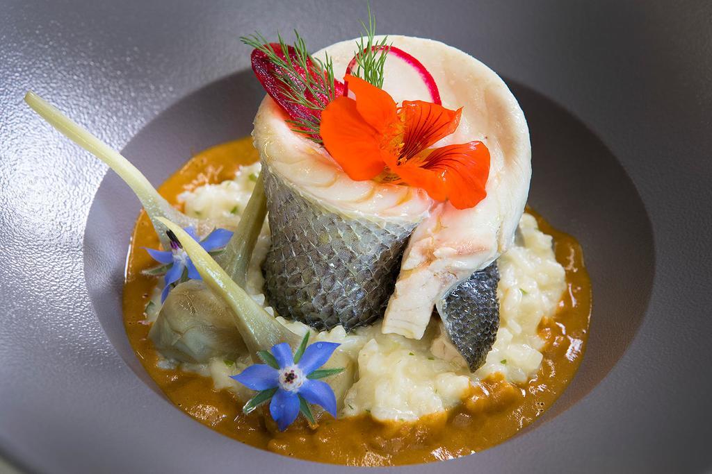 Logis Hotel - Restaurant - Spa - Le Relais De Farrou Villefranche-de-Rouergue Eksteriør billede